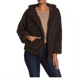 Max Studio Faux Fur Hooded Teddy Jacket Olive Green Zip Front Pockets